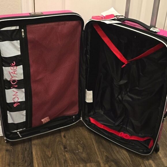 Betsey Johnson Sugar Skull Hard Side Spinner 26" Luggage- Fuschia - Picture 13 of 13